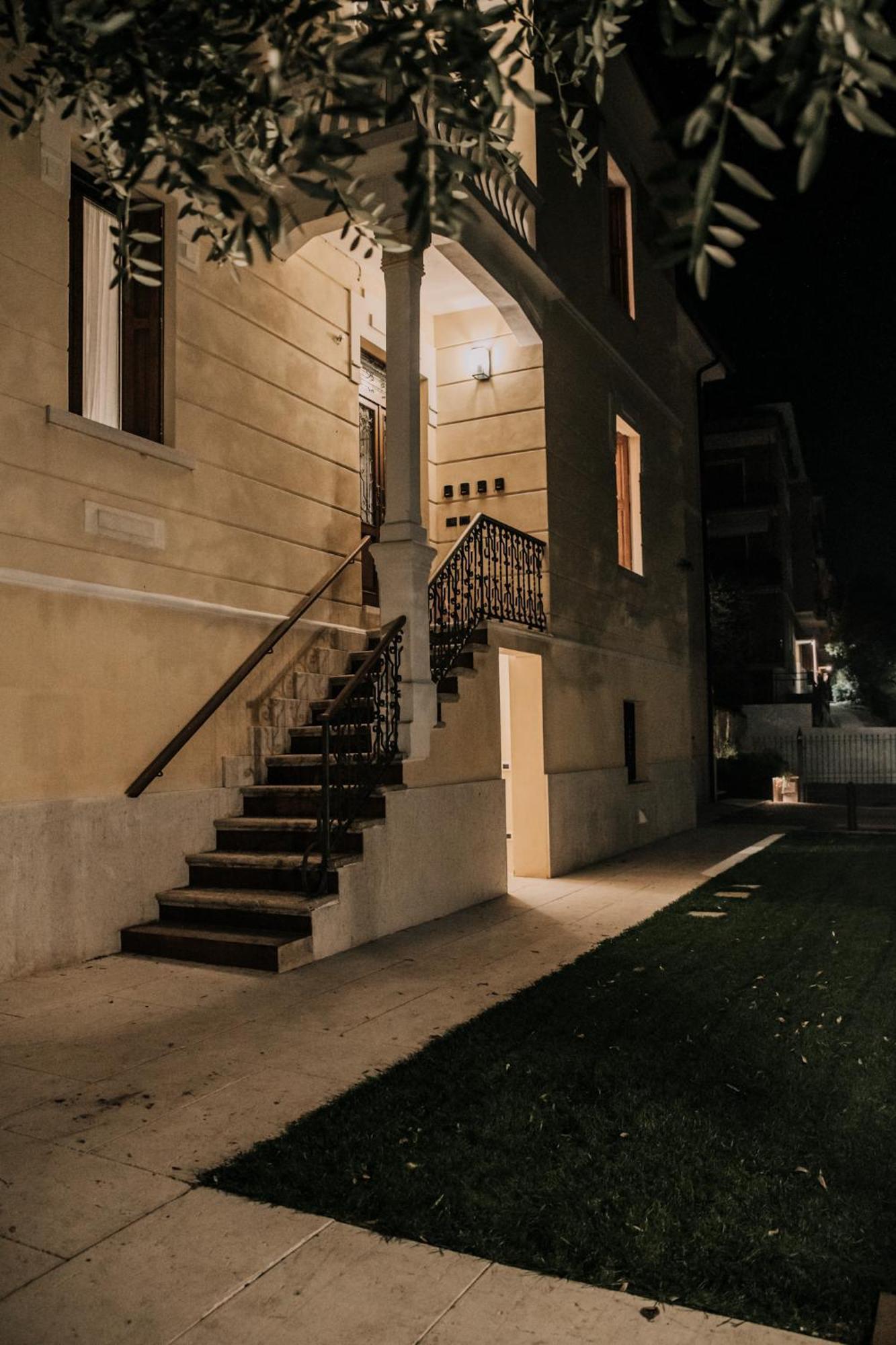 Naboo Verona Luxury Suites 外观 照片