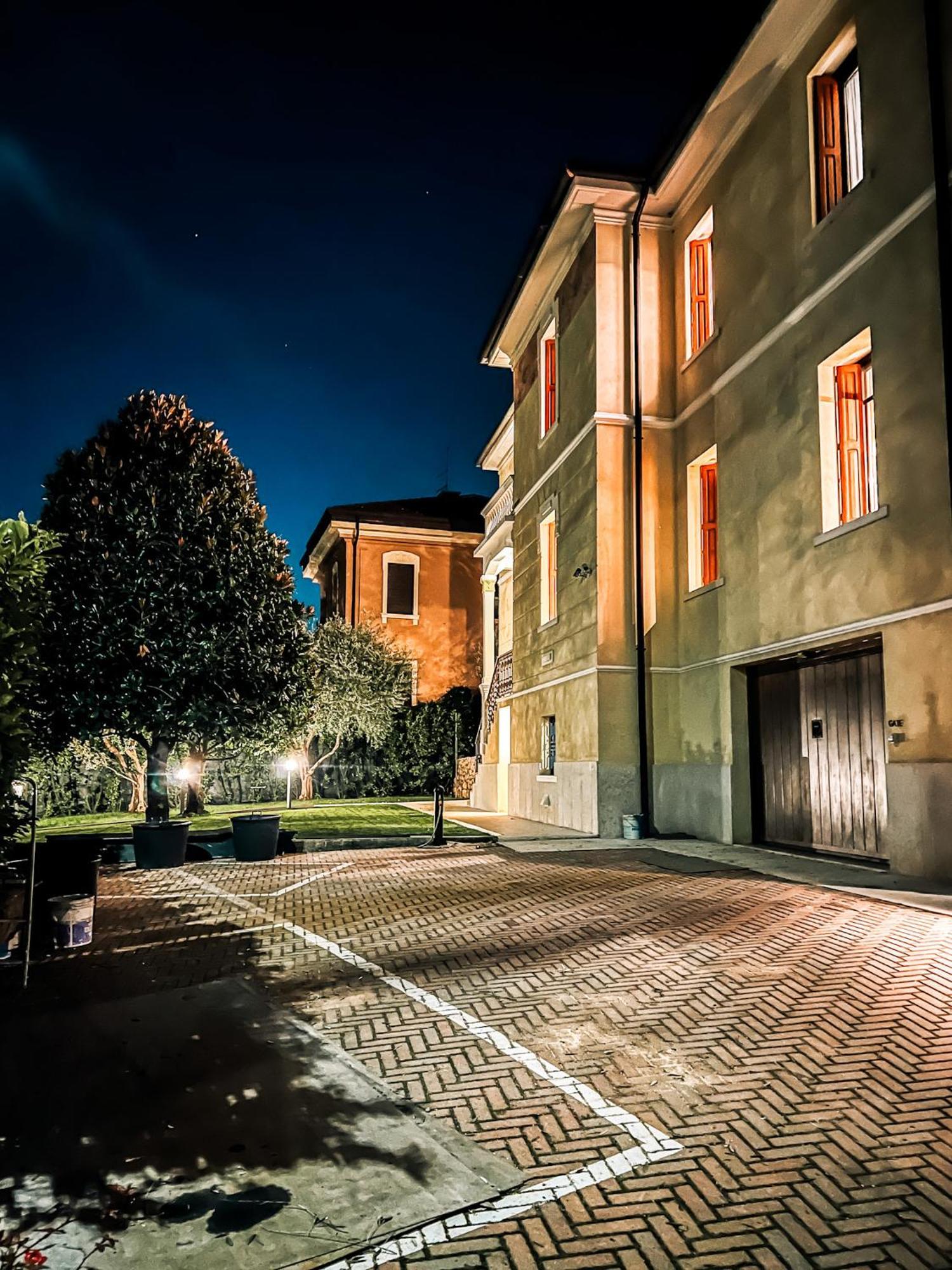 Naboo Verona Luxury Suites 外观 照片